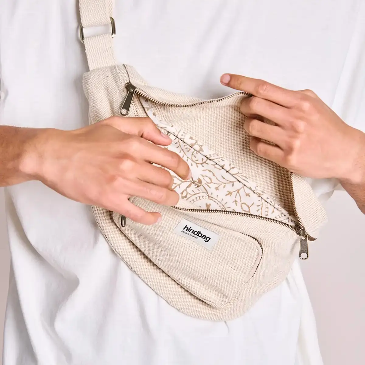 Große Gürteltasche, Beige