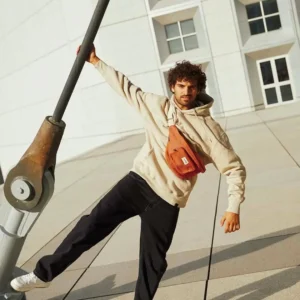 Große Gürteltasche, Rostbraun