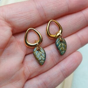 Ohrringe mit Glasperlen „Blätter